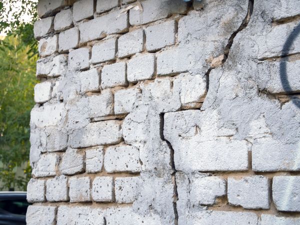 Cracked Brick Wall Repair in Boston